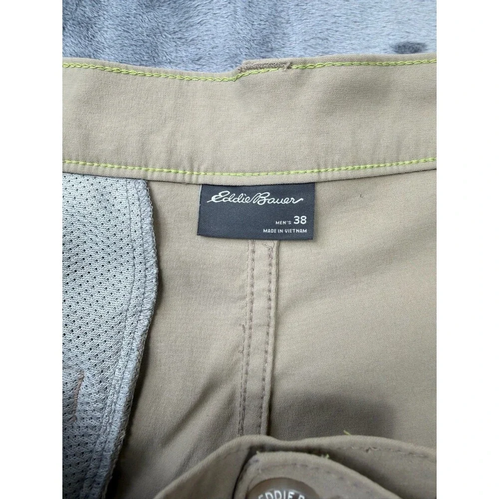 Eddie Bauer Mens sz 38 Shorts Beige Cargo Rainer Tech Inseam 10